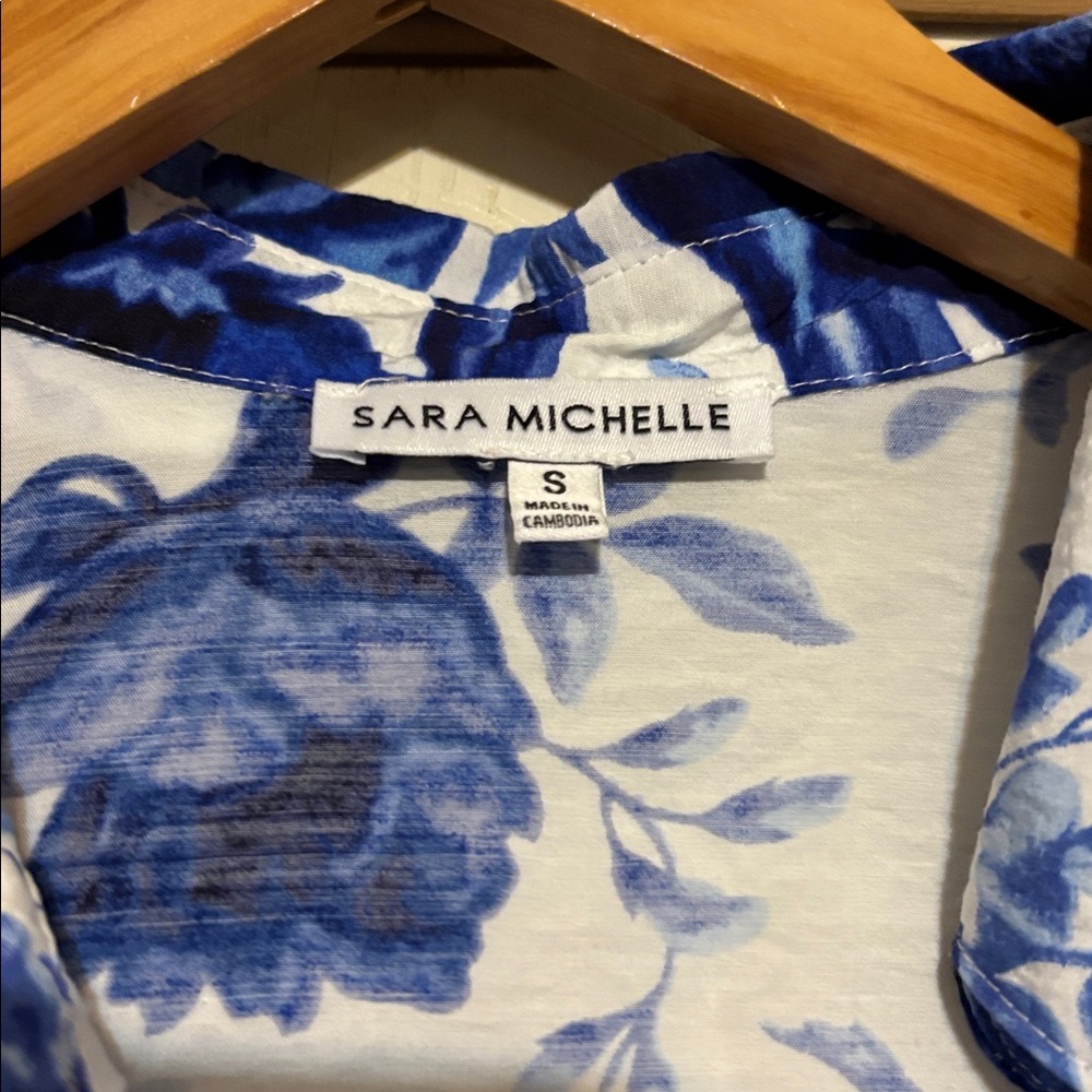 Sara Michelle White and Blue Floral Button-Down Shirt - Picture 2 of 6